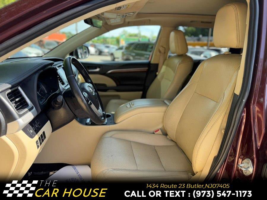 Used 2019 Toyota Highlander Limited Platinum FWD image 15