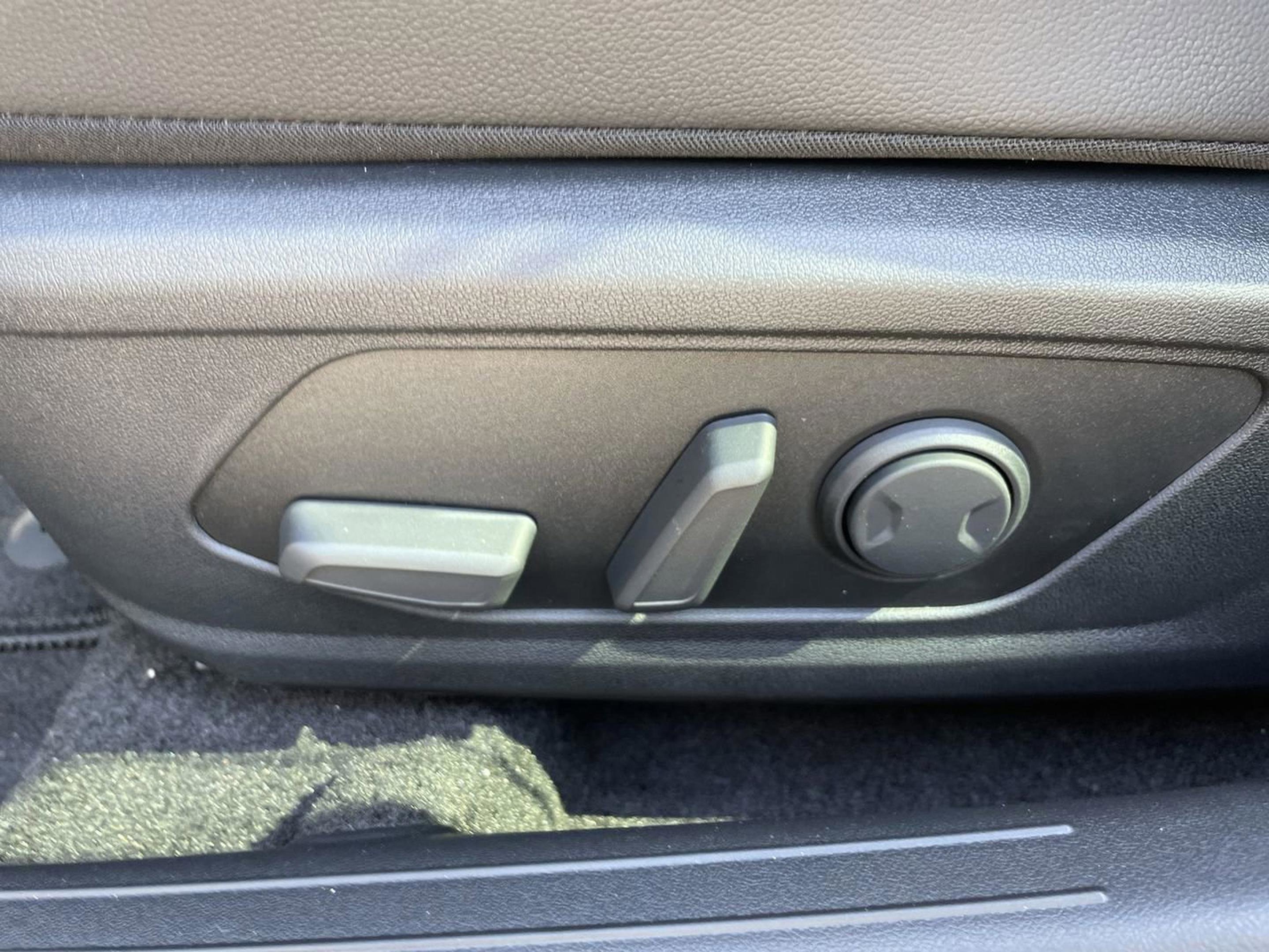 New 2026 Hyundai Elantra Limited image 13