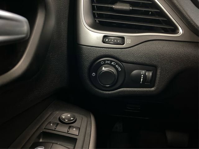 Used 2021 Jeep Cherokee Latitude w/ Mopar Interior Package image 22