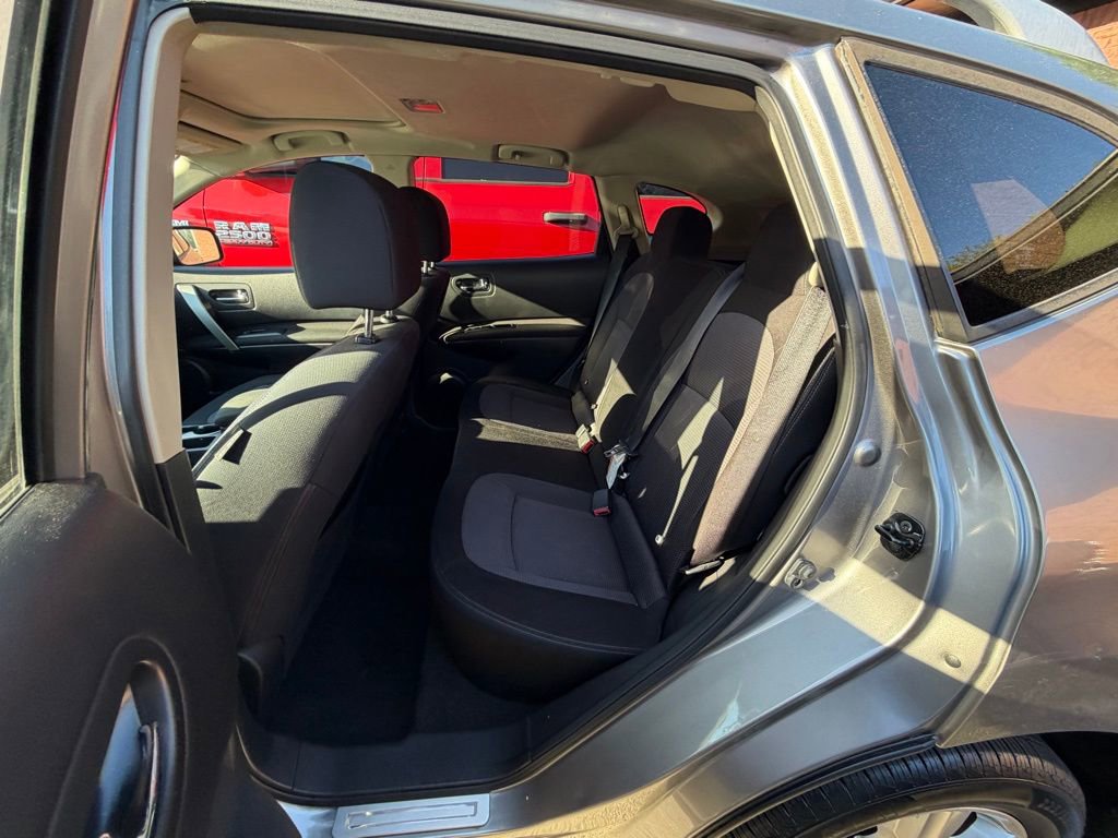 Used 2012 Nissan Rogue SV w/ Premium Pkg image 7