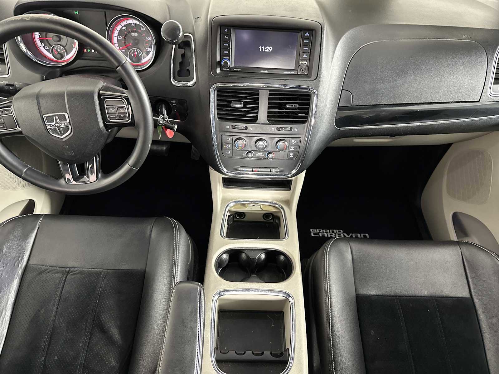 Used 2014 Dodge Grand Caravan SXT FWD image 15