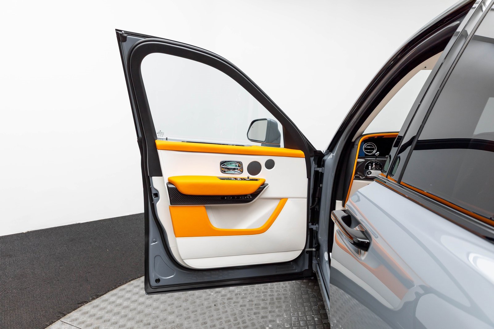 New 2026 Rolls-Royce Cullinan Black Badge image 8