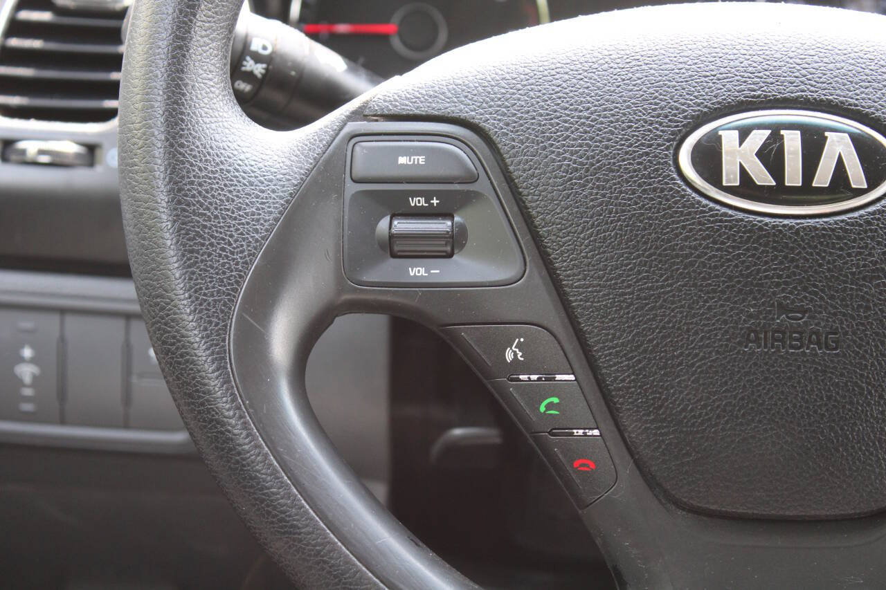 Used 2017 Kia Forte LX FWD image 34