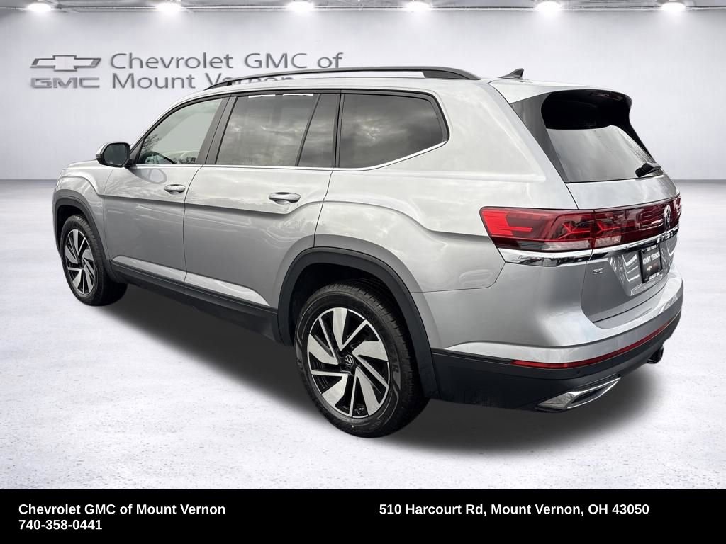 Used 2025 Volkswagen Atlas SE image 3