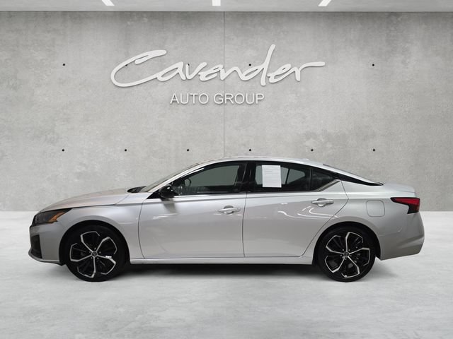 Used 2024 Nissan Altima 2.5 SR FWD image 13