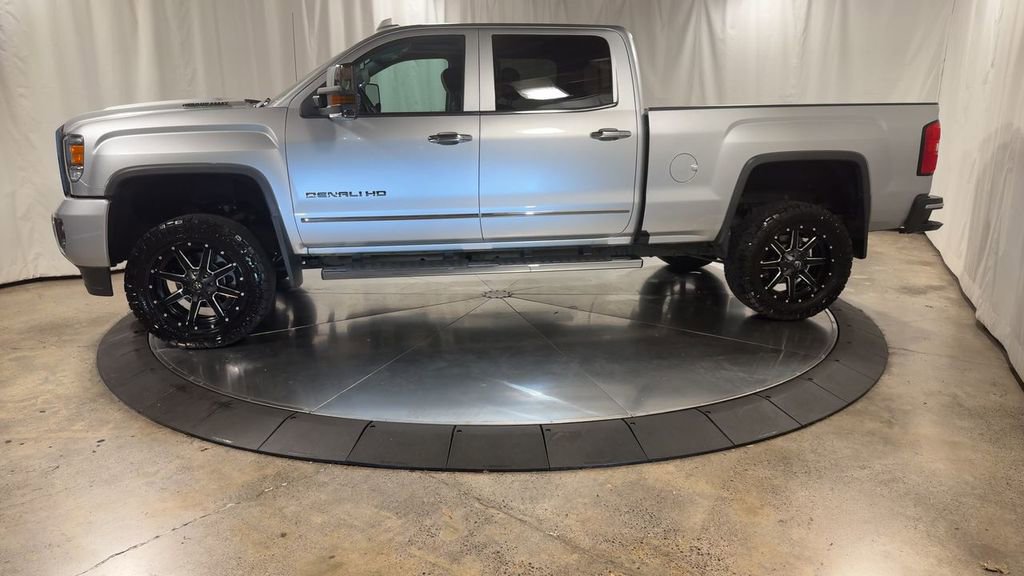 Used 2018 GMC Sierra 2500 Denali w/ Duramax Plus Package image 5