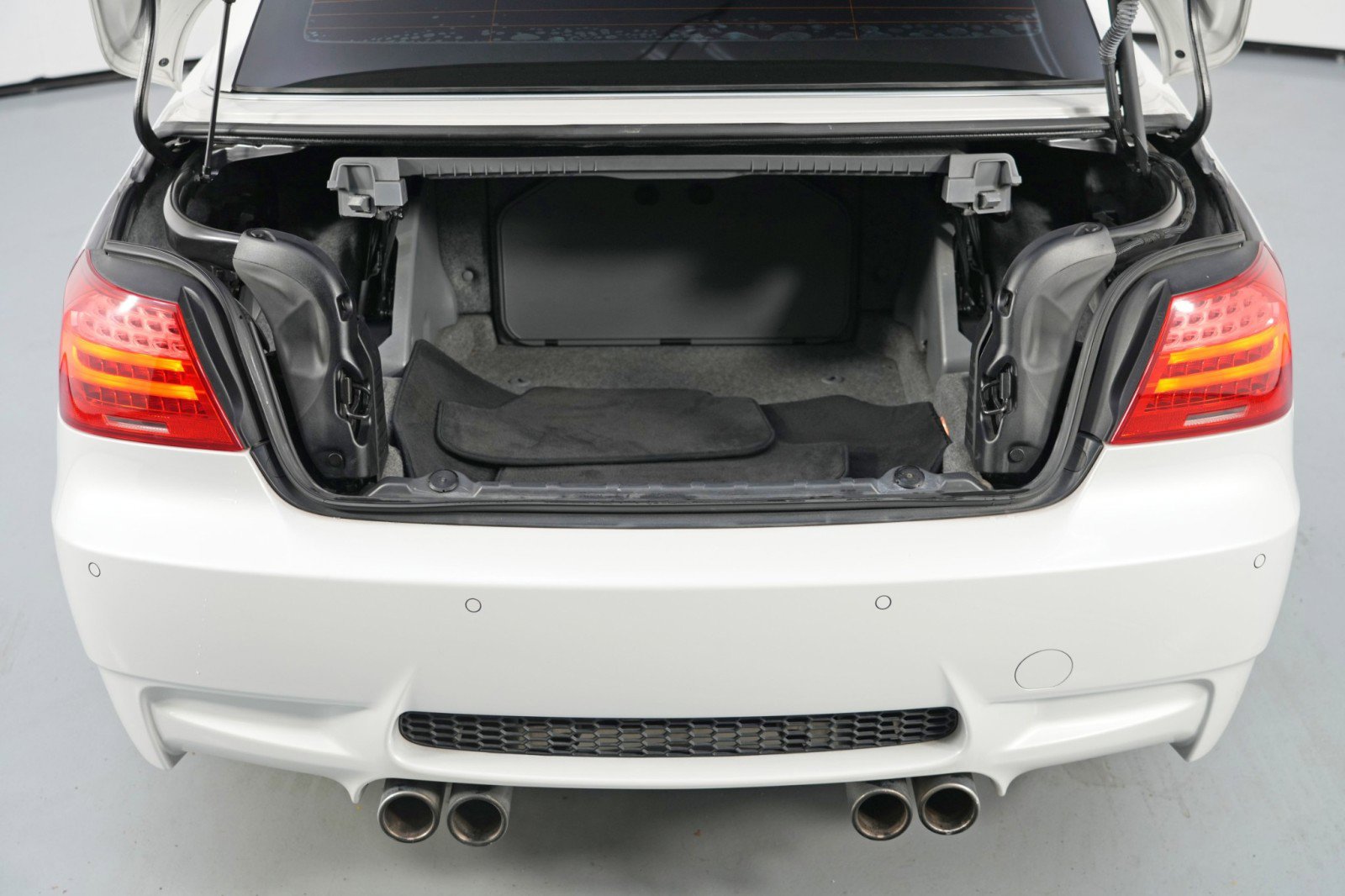 Used 2011 BMW M3 Convertible image 9