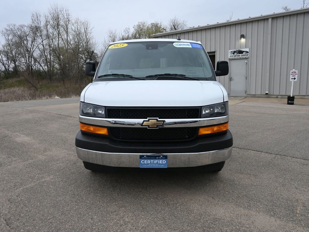 Used 2025 Chevrolet Express 3500 LT w/ LT Preferred Equipment Group RWD image 5