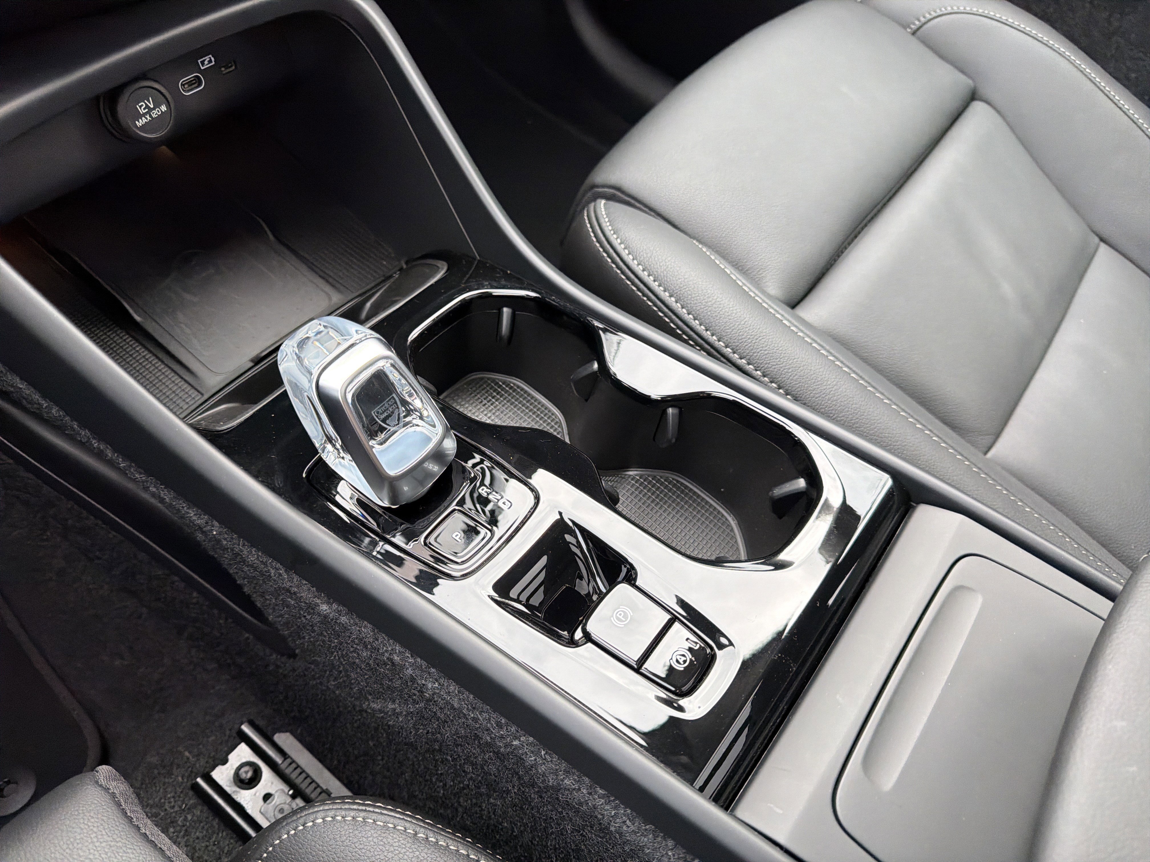 Used 2026 Volvo XC40 B5 Plus w/ Protection Package Premier image 26