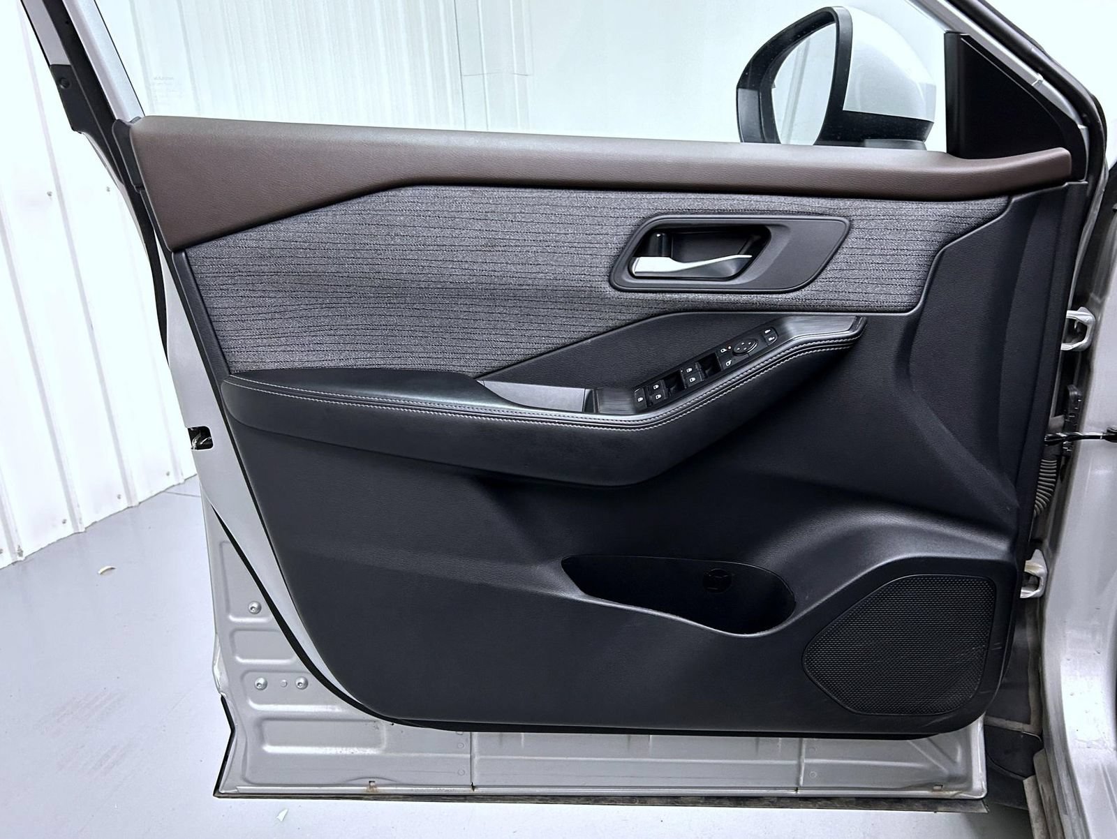Certified 2023 Nissan Rogue SV AWD/4WD image 9