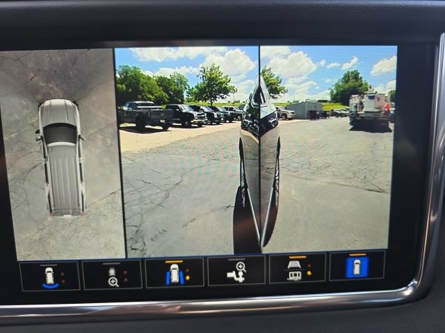 Used 2023 GMC Yukon Denali AWD/4WD image 20