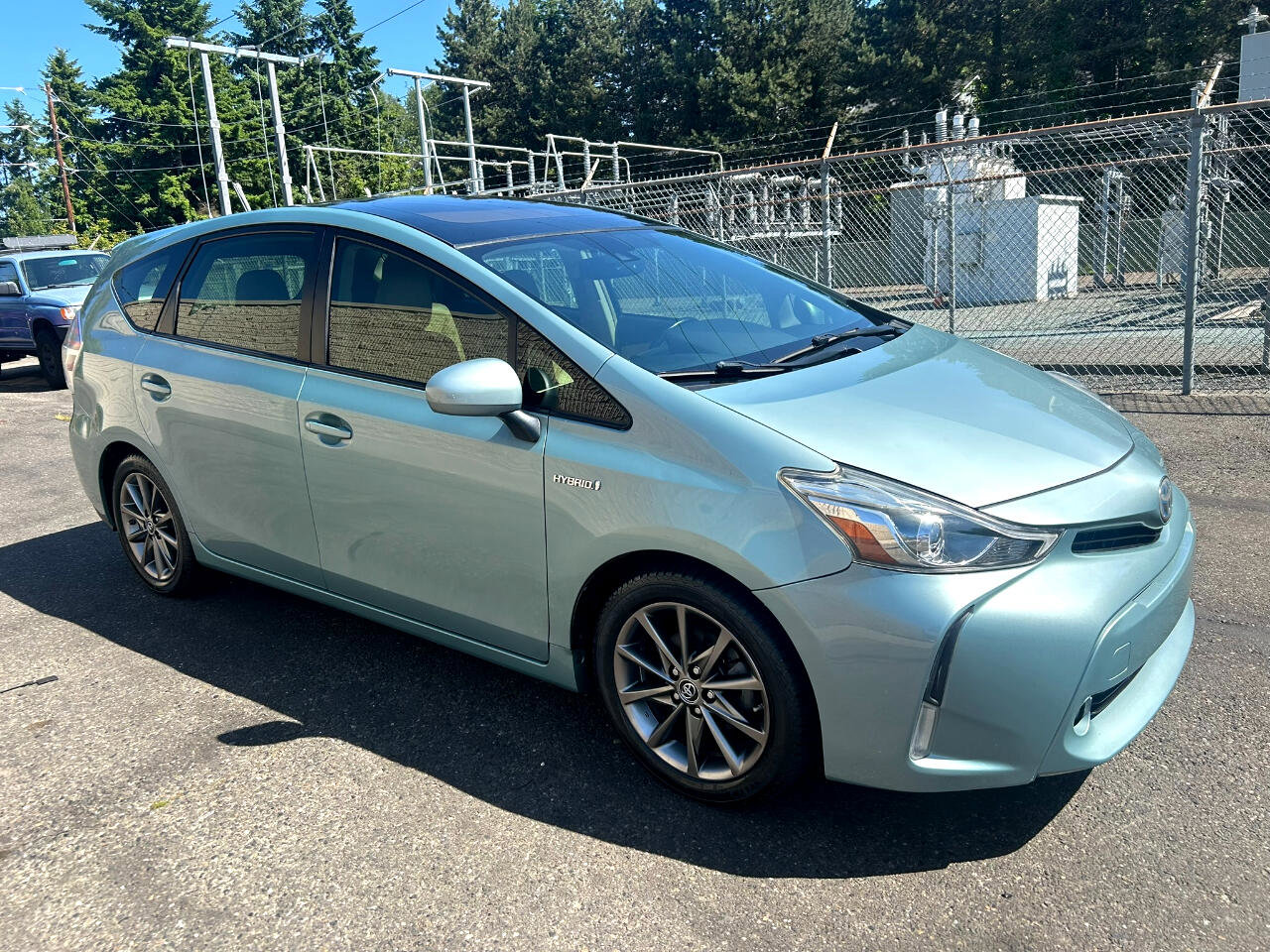 Used 2015 Toyota Prius V Five image 3