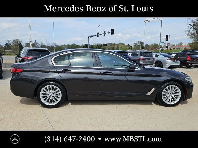 Used 2021 BMW 530i xDrive w/ Premium Package image 3