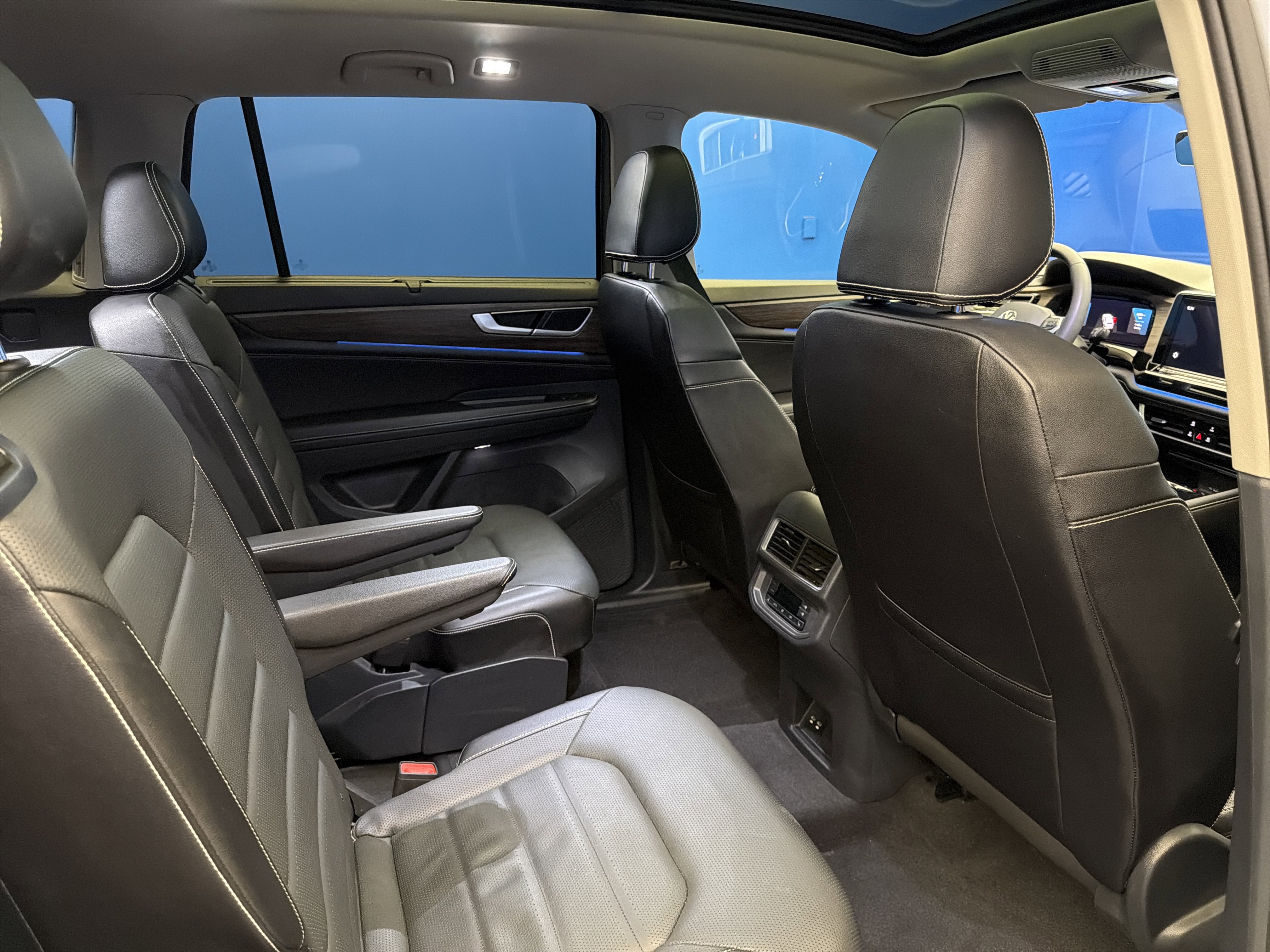 Used 2024 Volkswagen Atlas SEL image 26