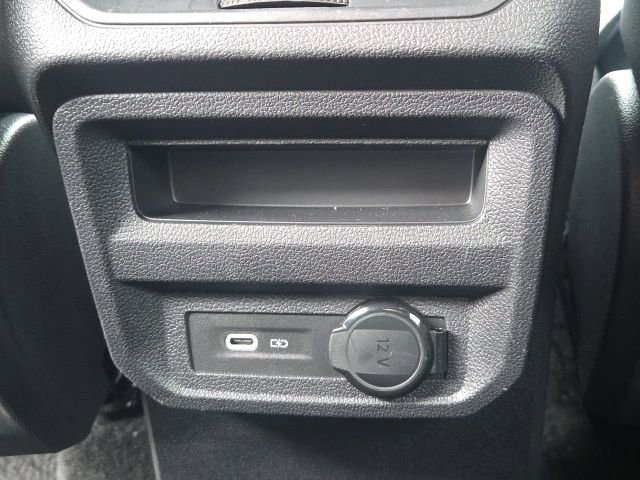 Used 2023 Volkswagen Tiguan SE R-Line image 21