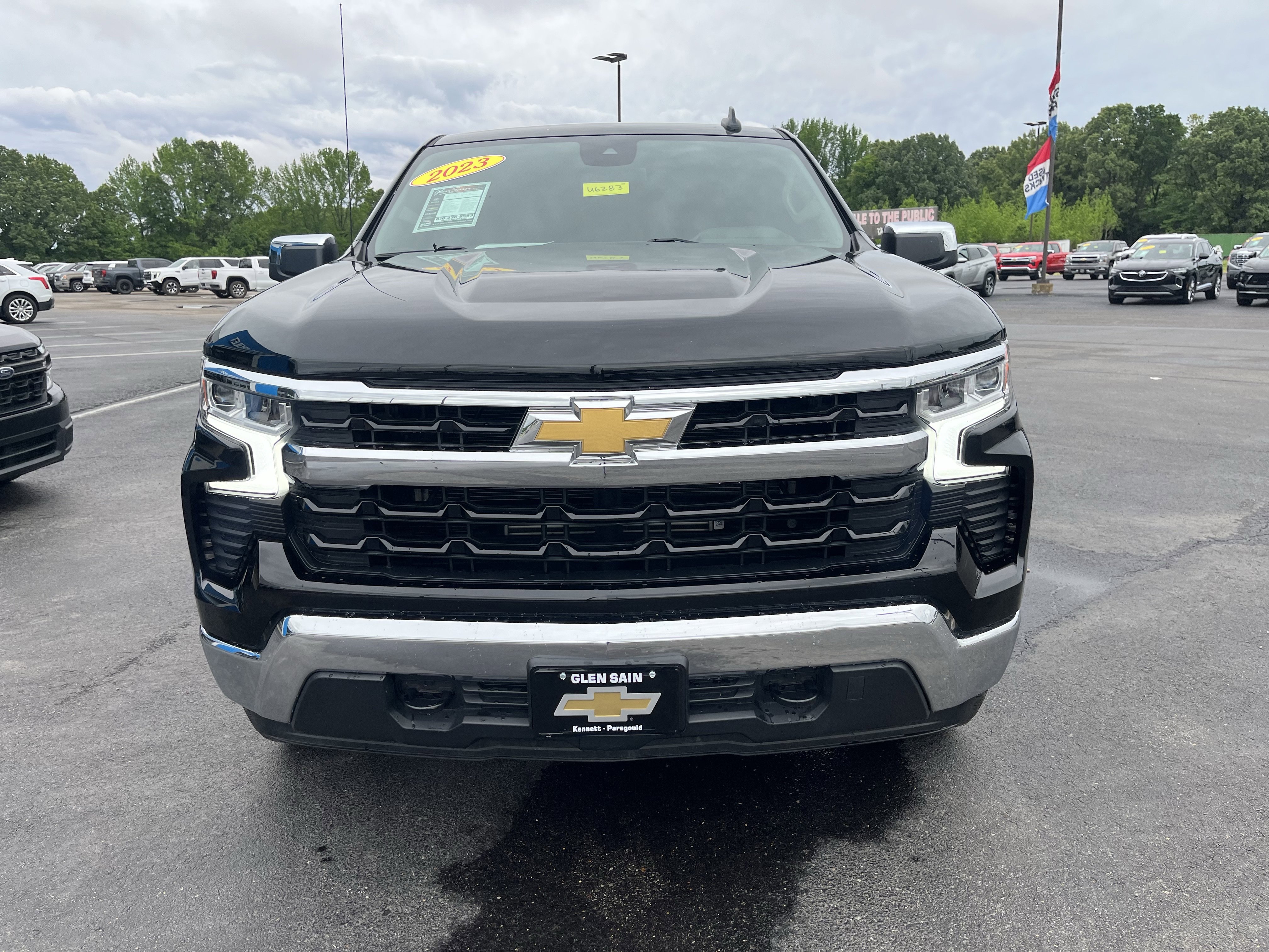 Used 2023 Chevrolet Silverado 1500 LT AWD/4WD image 8