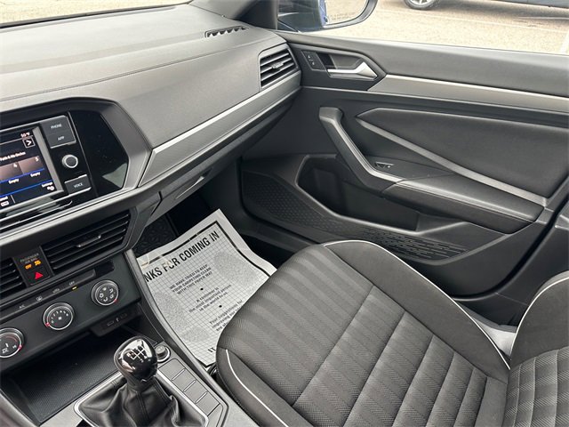 Used 2022 Volkswagen Jetta Sport image 28