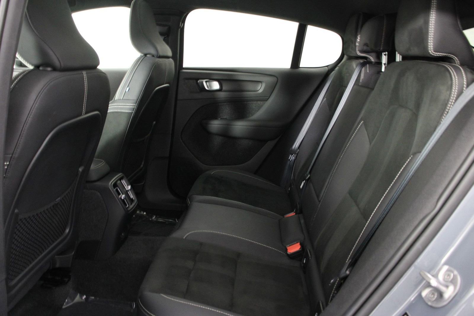 Certified 2023 Volvo C40 P8 Recharge Plus AWD/4WD image 30