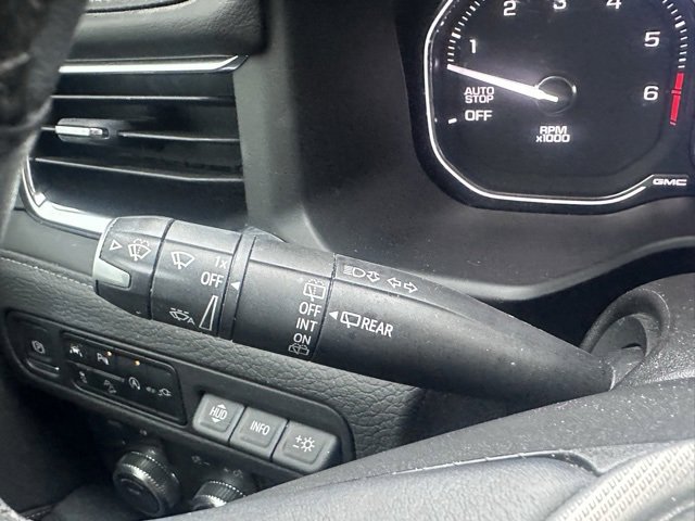 Used 2021 GMC Yukon Denali w/ Denali Premium Package image 21