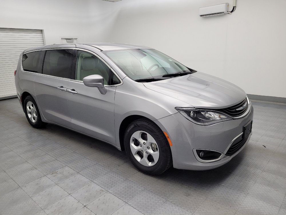 Used 2018 Chrysler Pacifica Touring Plus FWD image 11