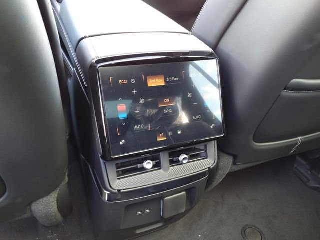 New 2026 Cadillac Vistiq Luxury image 15