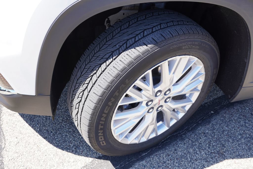 Certified 2025 GMC Acadia Elevation w/ Elevation Premium Package AWD/4WD image 13