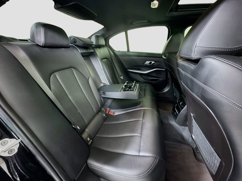 Used 2023 BMW 330i Sedan w/ Driving Assistance Package image 28