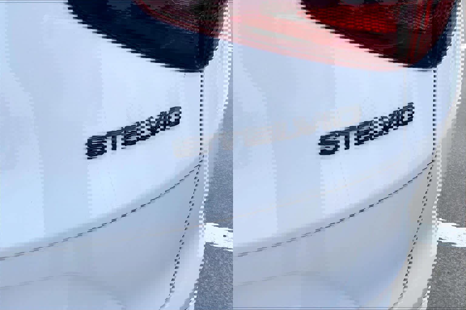 Used 2021 Alfa Romeo Stelvio Ti w/ Nero Edizione image 9