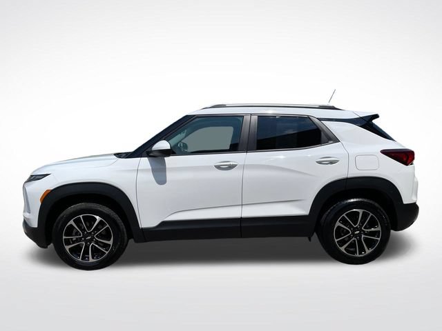 Used 2025 Chevrolet TrailBlazer LT AWD/4WD image 2