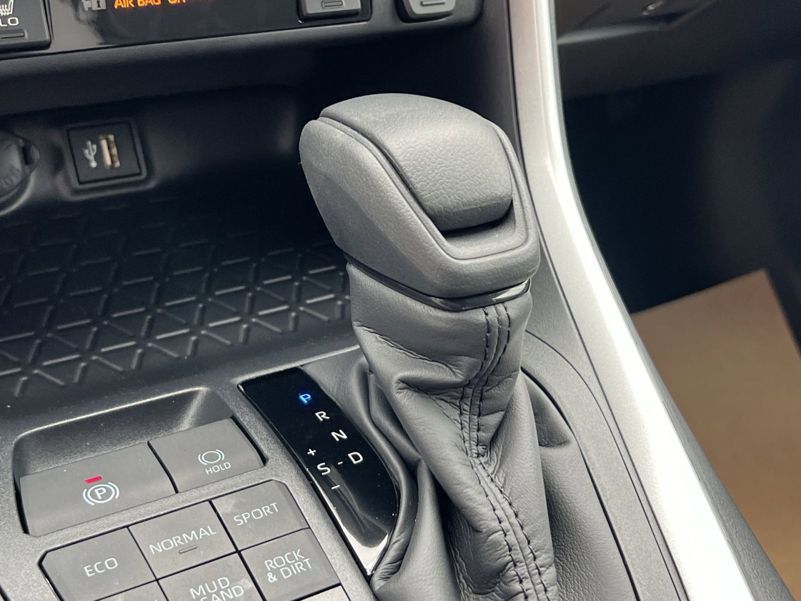 New 2025 Toyota RAV4 XLE image 17