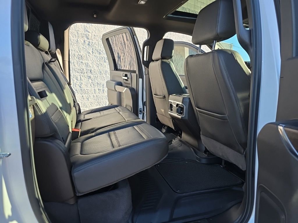 Used 2021 GMC Sierra 3500 Denali w/ Denali Ultimate Package image 17