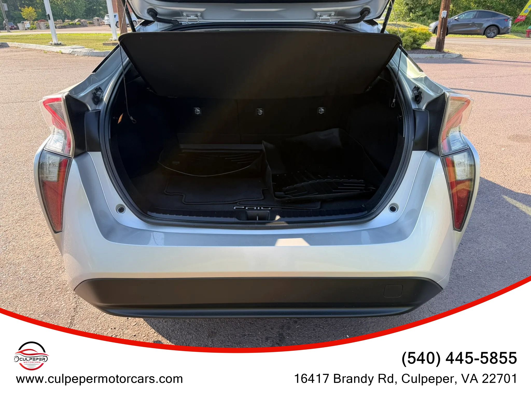 Used 2016 Toyota Prius Two FWD image 11