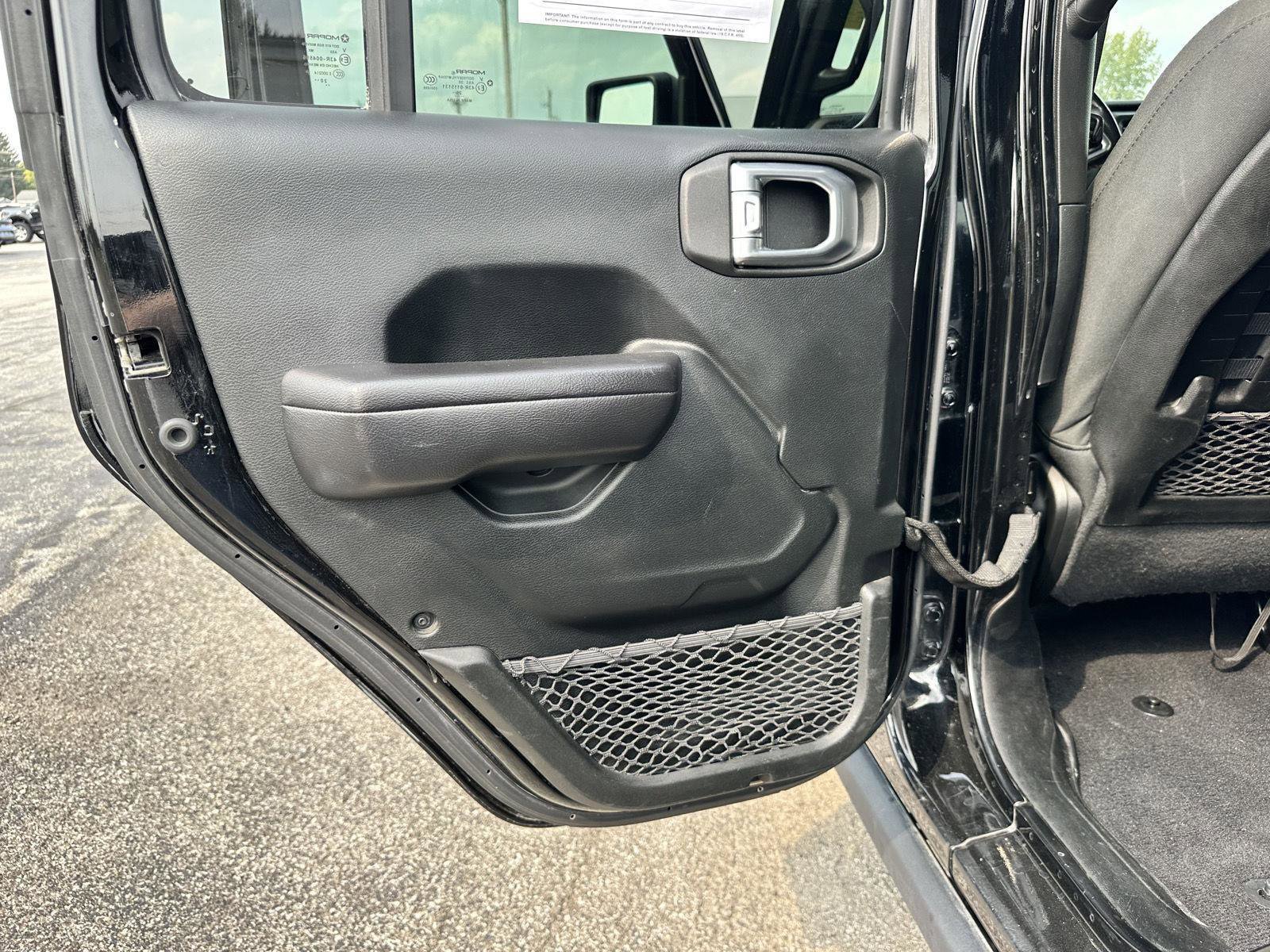 Used 2021 Jeep Gladiator Mojave w/ Cold Weather Group image 14