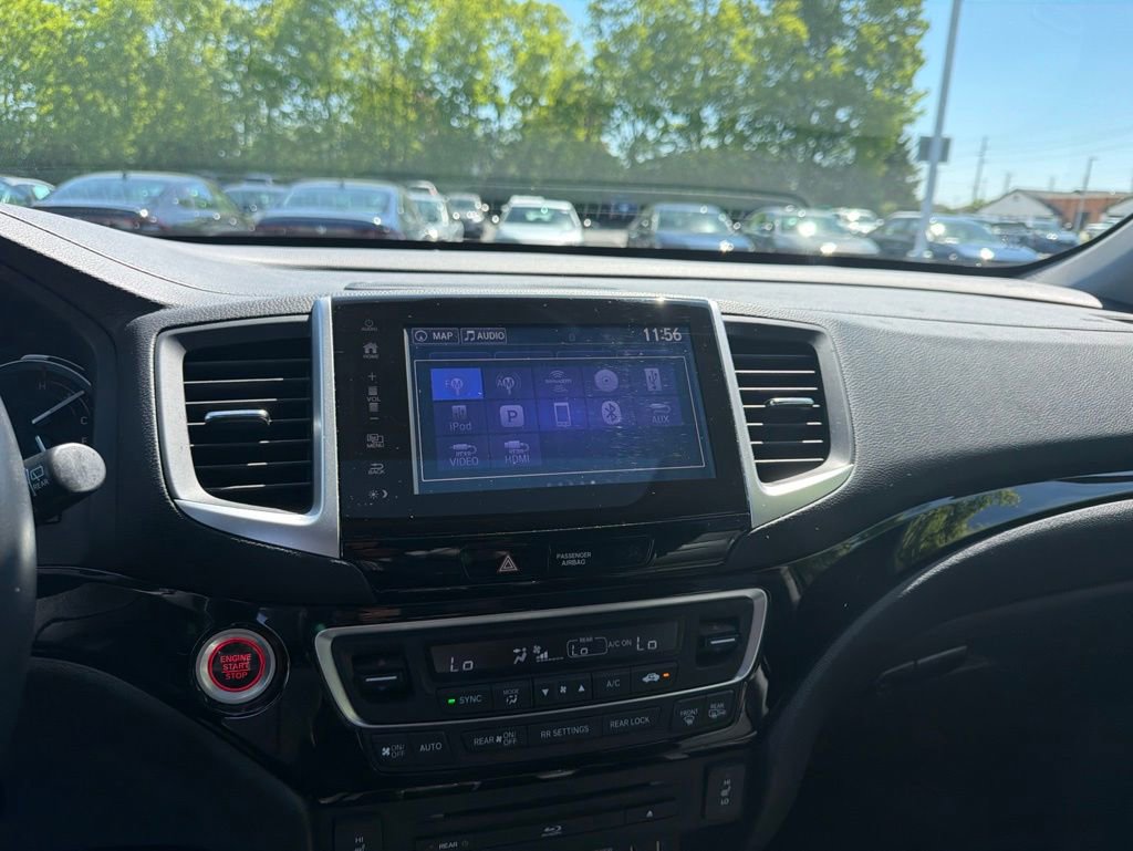 Used 2017 Honda Pilot Touring image 16