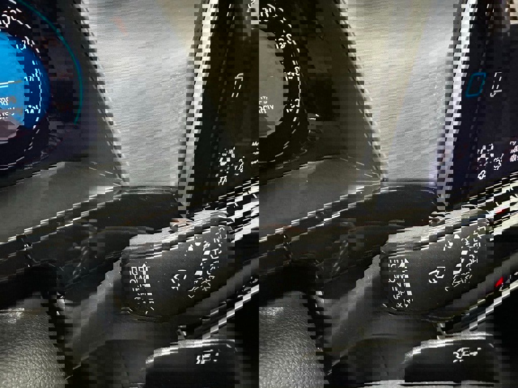 Used 2025 Volkswagen Atlas Cross Sport SE image 22