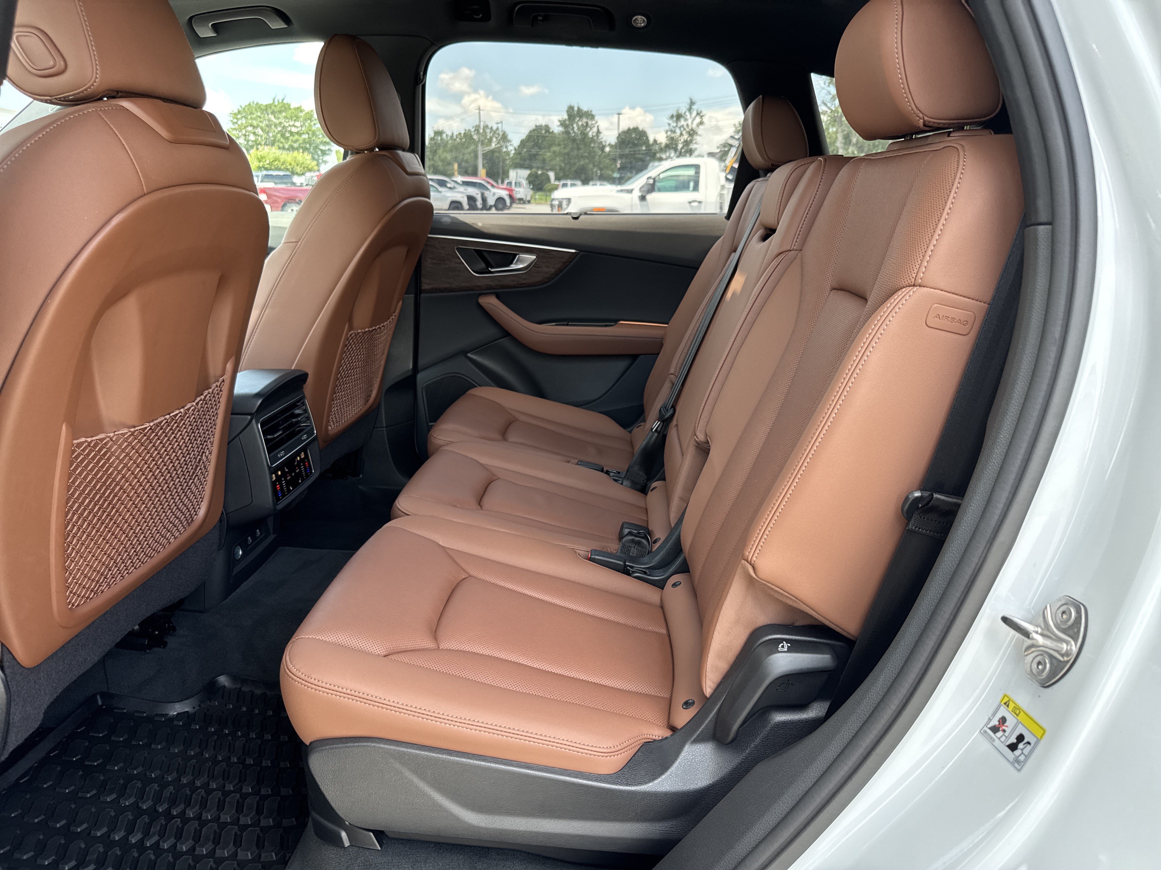 Used 2025 Audi Q7 3.0T Premium Plus w/ Premium Plus Package AWD/4WD image 31
