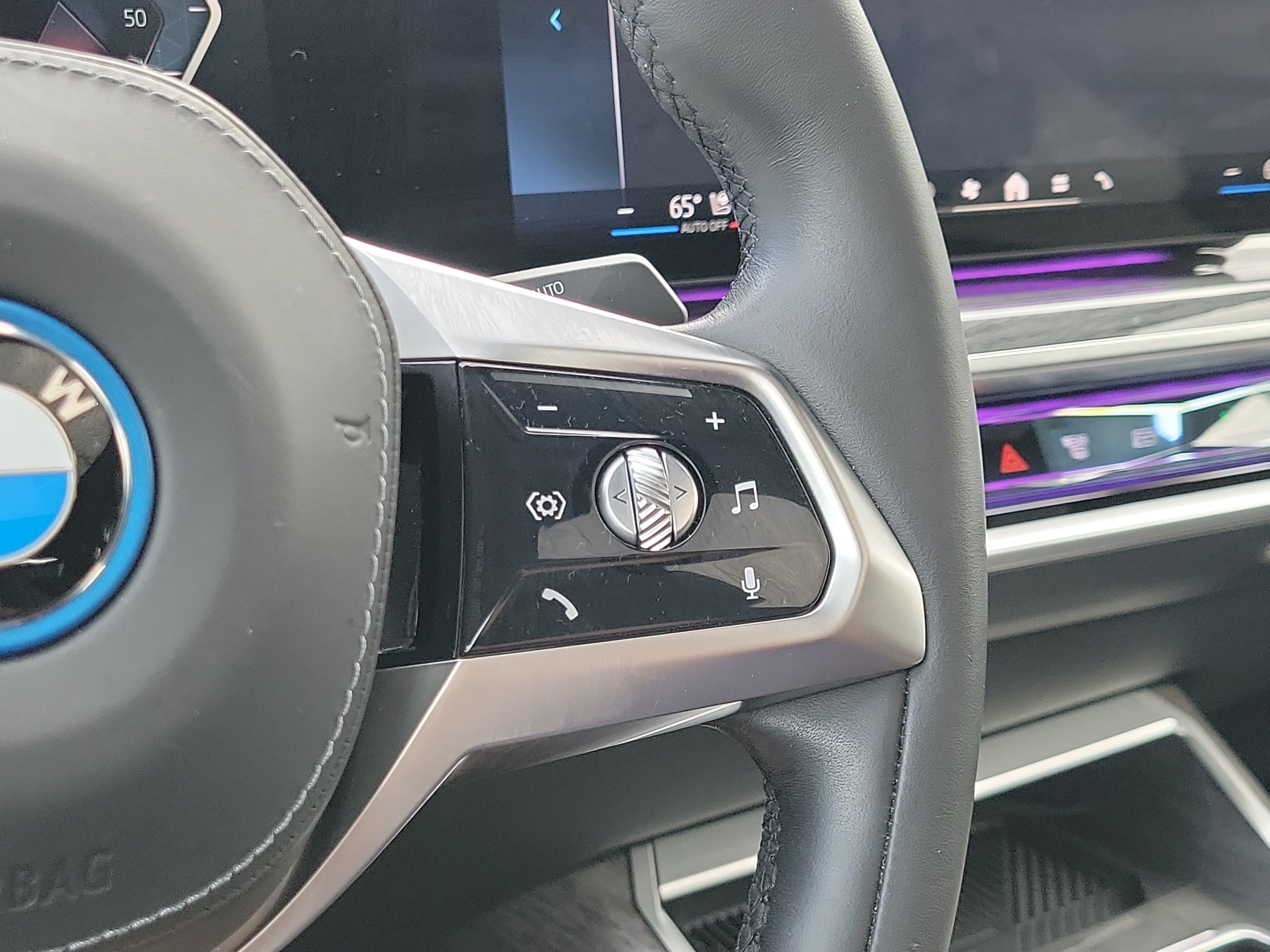 Certified 2023 BMW i7 xDrive60 AWD/4WD image 21