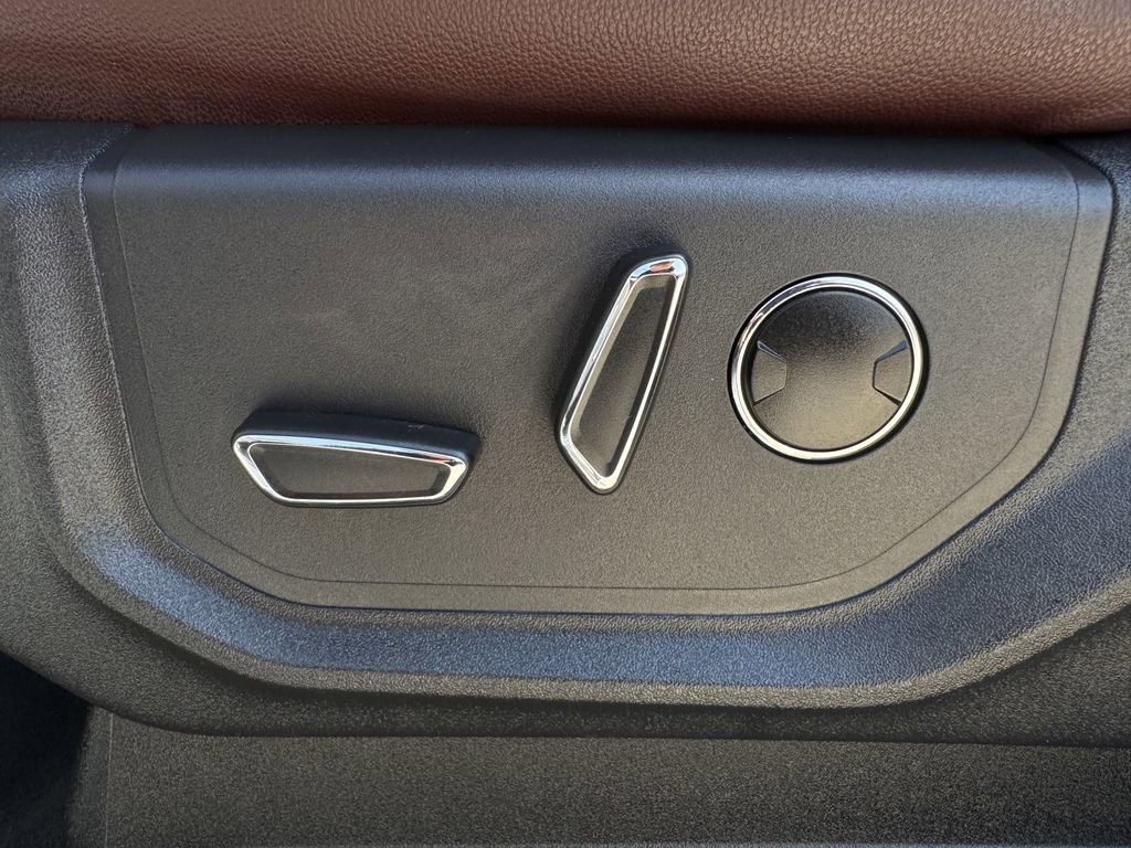 Used 2023 Ford Expedition Limited image 25