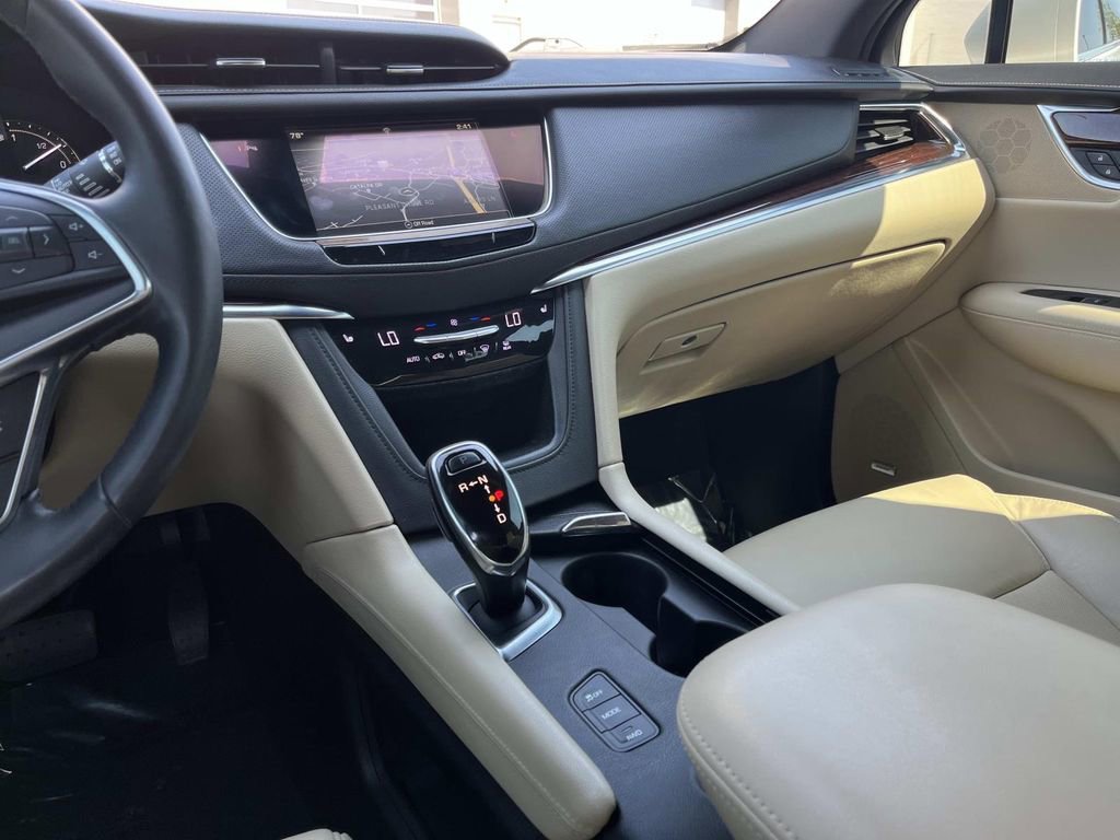 Used 2017 Cadillac XT5 Luxury image 15