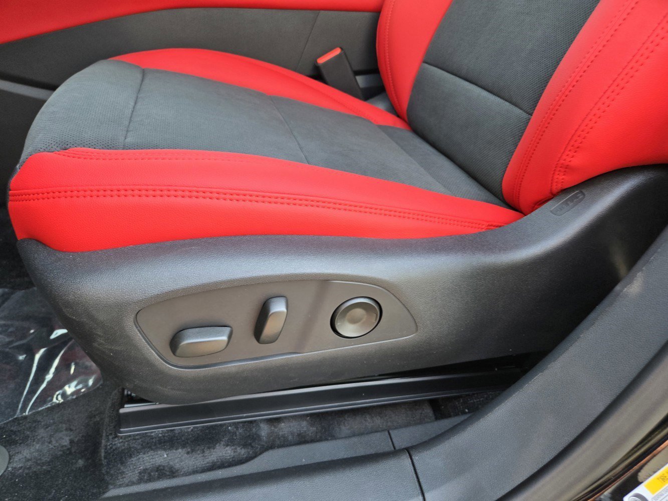 New 2025 Chevrolet Blazer EV RS AWD/4WD image 16