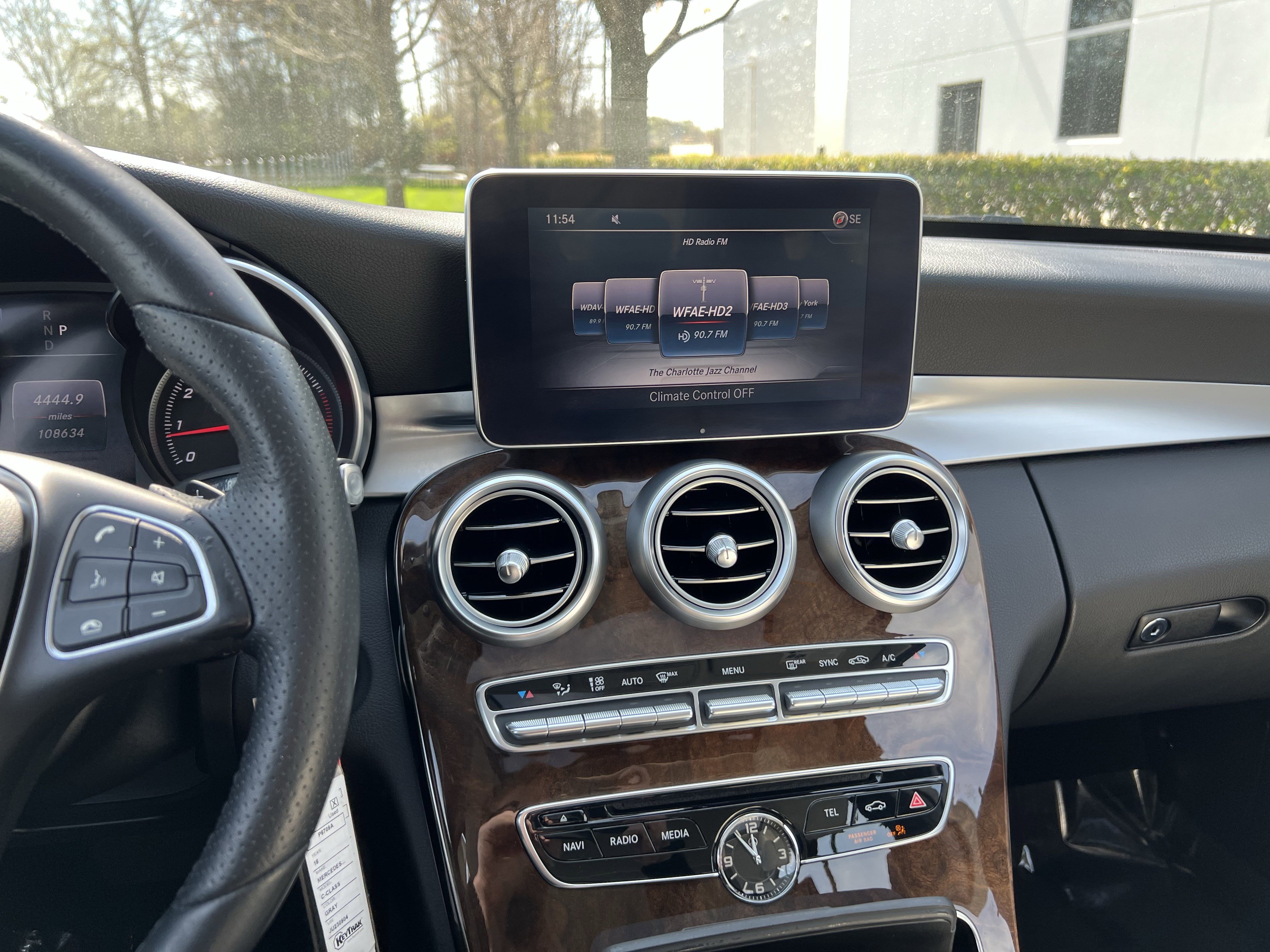 Certified 2018 Mercedes-Benz C 300 4MATIC Sedan image 31