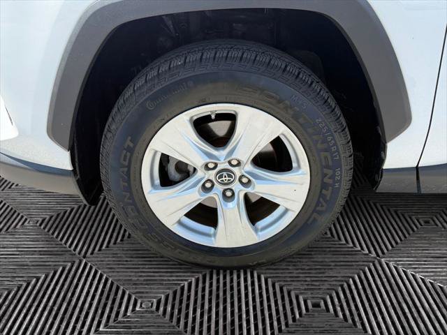 Used 2019 Toyota RAV4 XLE FWD image 14