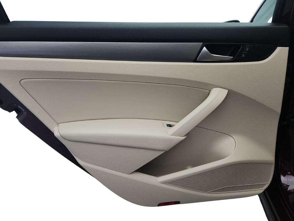 Used 2014 Volkswagen Passat TDI SE FWD image 22