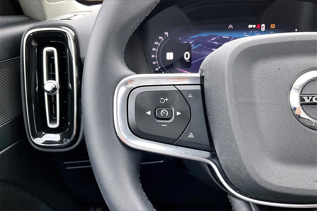 Used 2026 Volvo XC40 B5 Plus w/ Protection Package Premier image 10