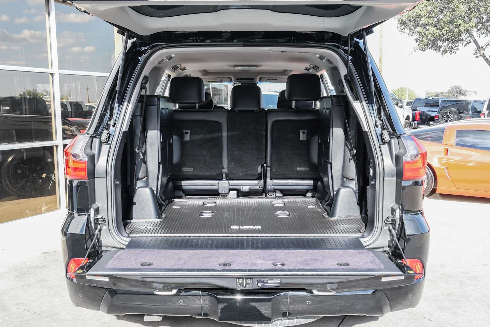 Used 2017 Lexus LX 570 4WD w/ Luxury Package image 51