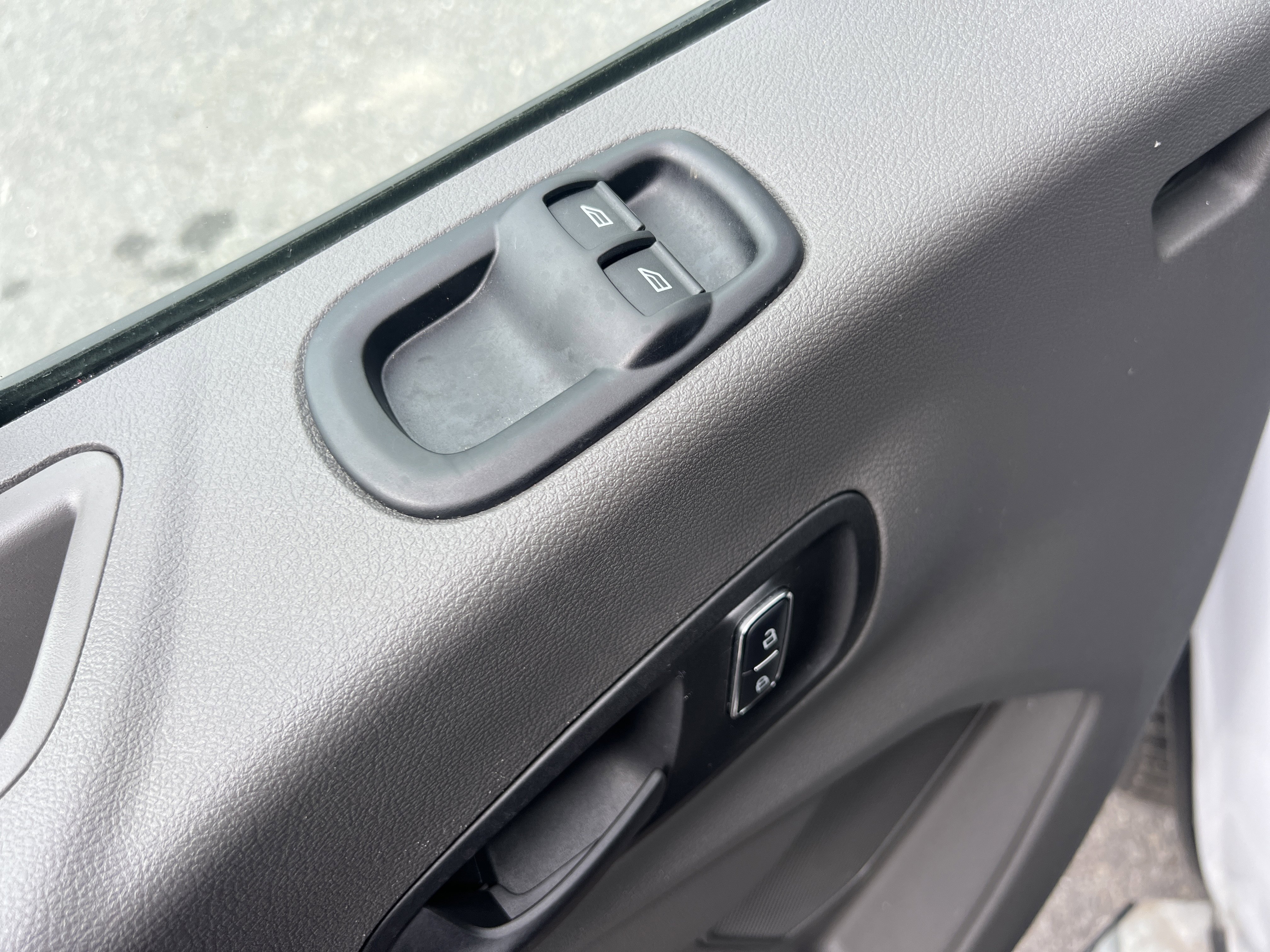 Used 2024 Ford Transit 250 Low Roof w/ Exterior Upgrade Package image 16