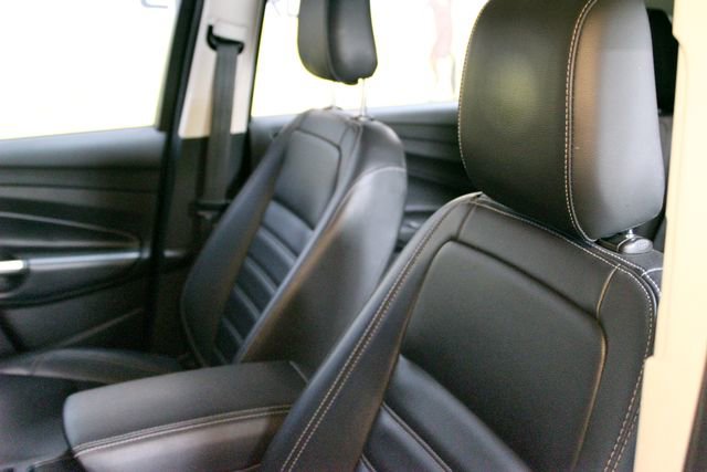 Used 2019 Ford Escape SEL w/ Sun & Style Package AWD/4WD image 17