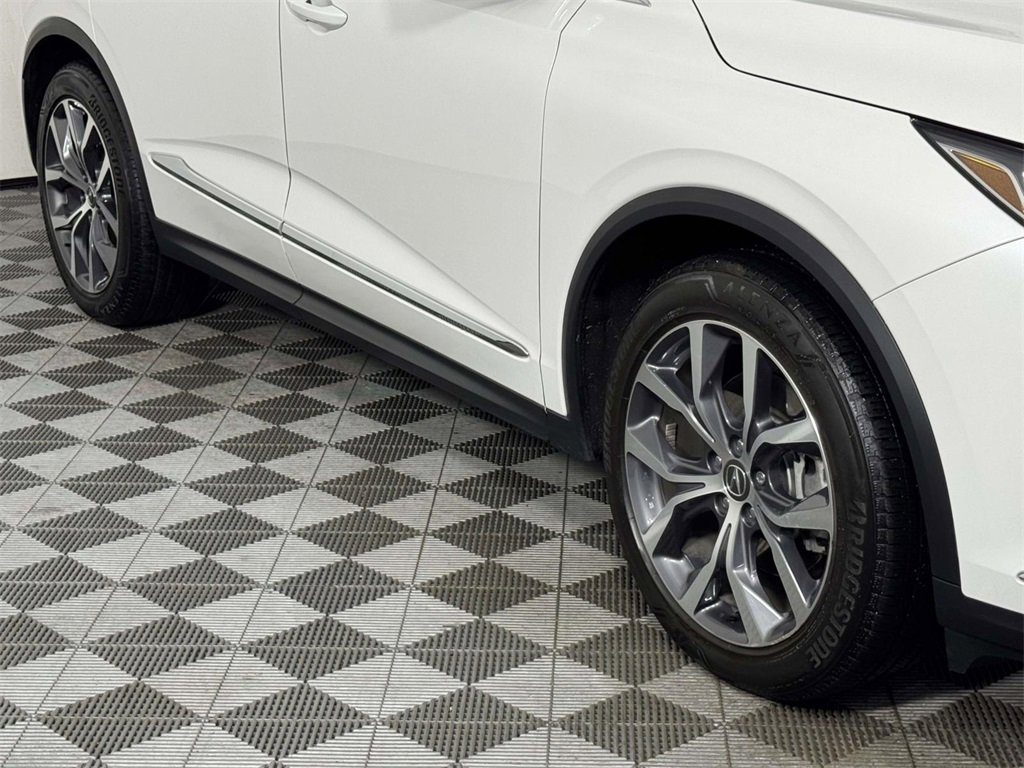 Used 2024 Acura MDX SH-AWD w/ Technology Package image 12