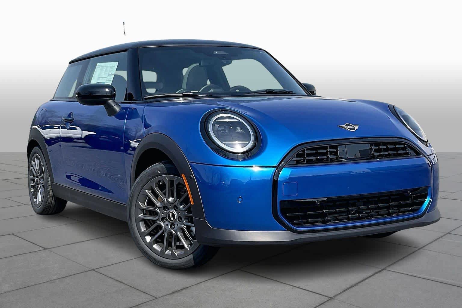 Used 2026 MINI Cooper 2-Door Hardtop FWD image 2