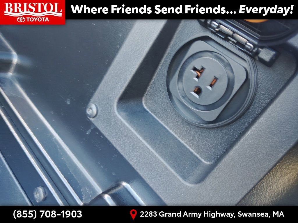 Used 2025 Toyota Tacoma Trailhunter image 35